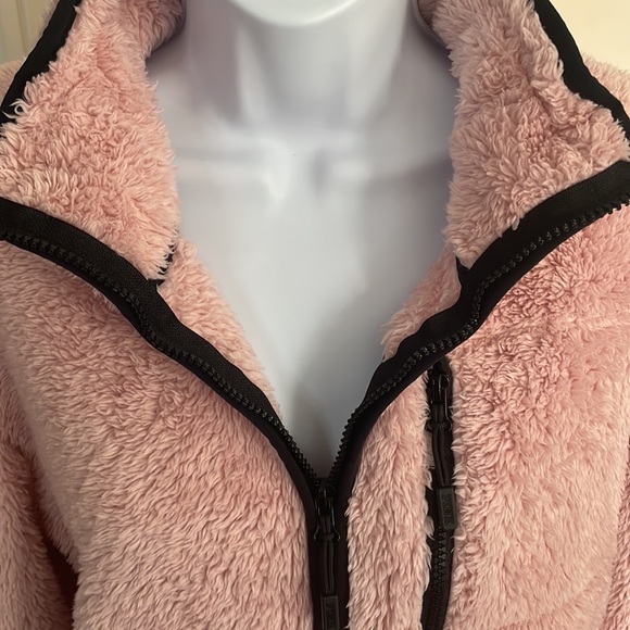 VS PINK Fuzzy Half zip up - Picture 6 of 10